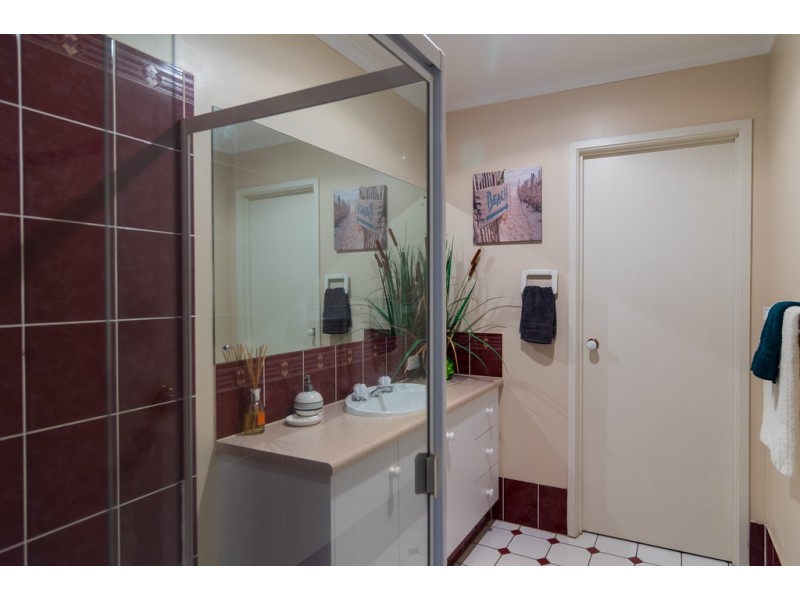 2 Oakley Crescent, Aldinga Beach SA 5173