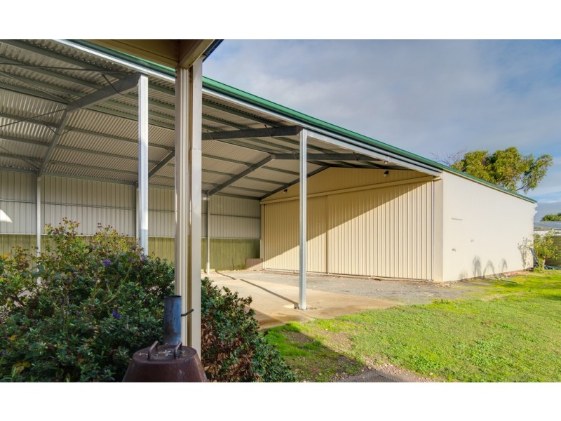 2 Oakley Crescent, Aldinga Beach SA 5173