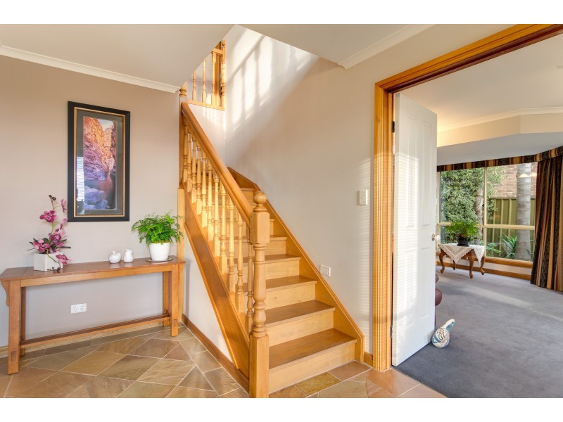 13 Highfield Drive, Aberfoyle Park SA 5159