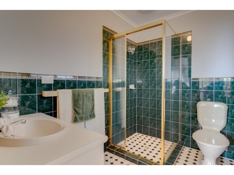 13 Highfield Drive, Aberfoyle Park SA 5159