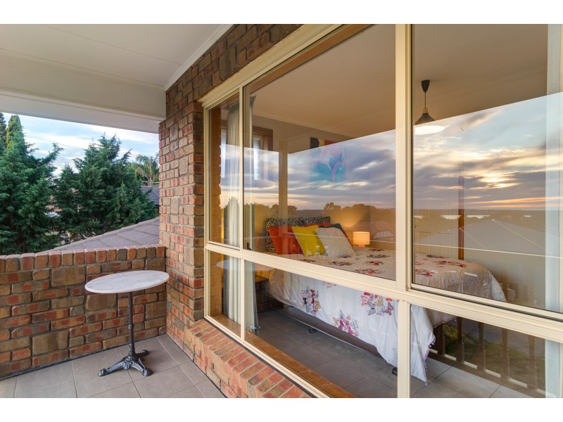 13 Highfield Drive, Aberfoyle Park SA 5159