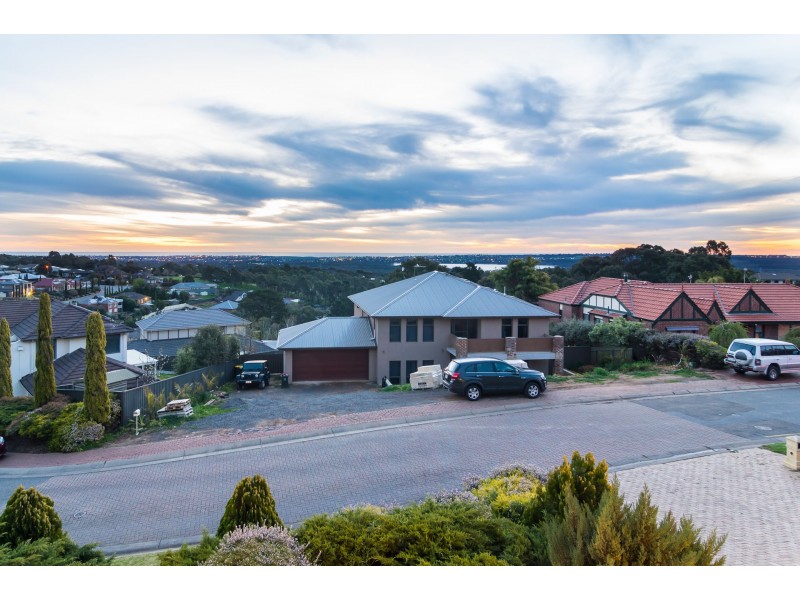13 Highfield Drive, Aberfoyle Park SA 5159