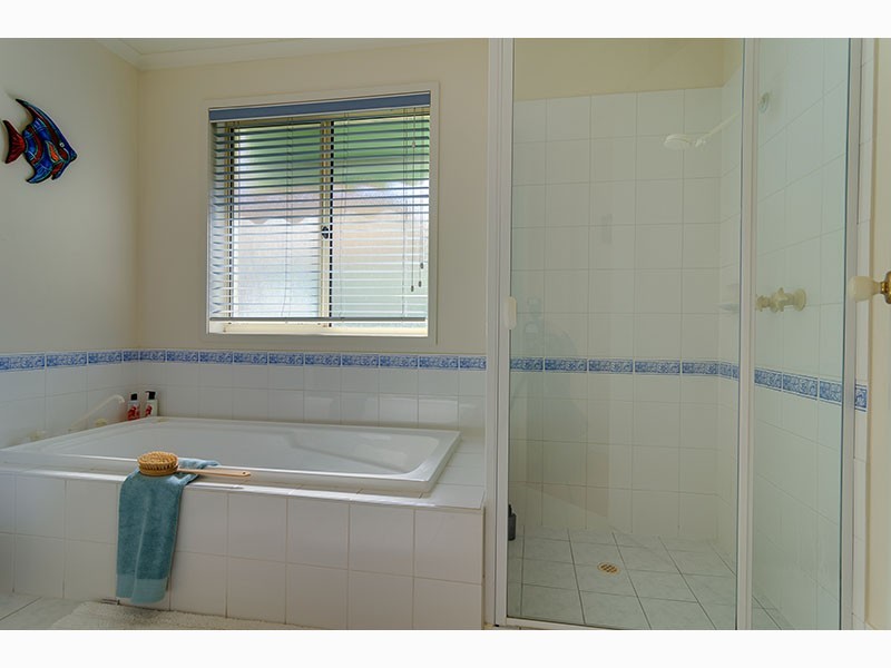11 Glen Eyre Court, Aberfoyle Park SA 5159