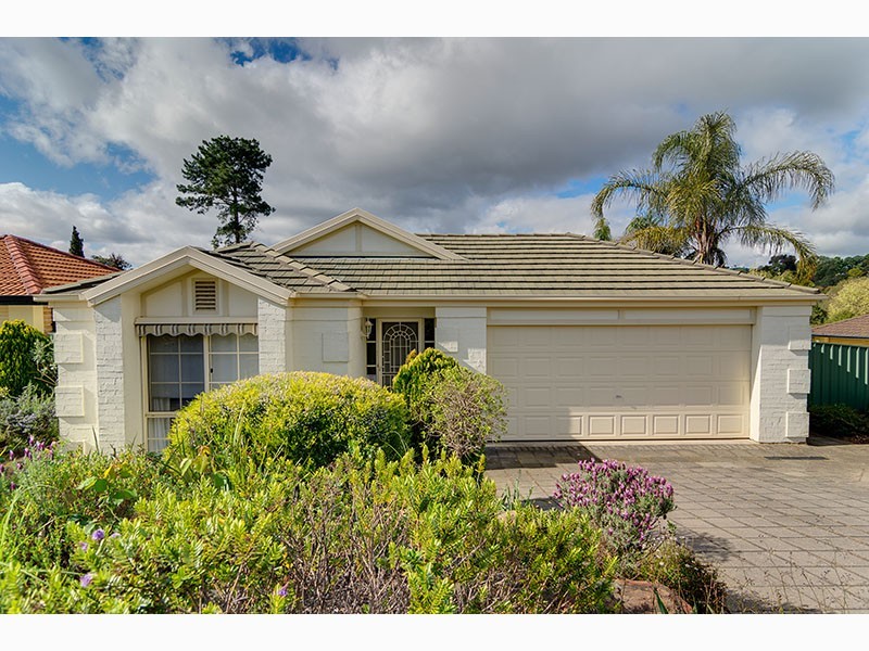 11 Glen Eyre Court, Aberfoyle Park SA 5159