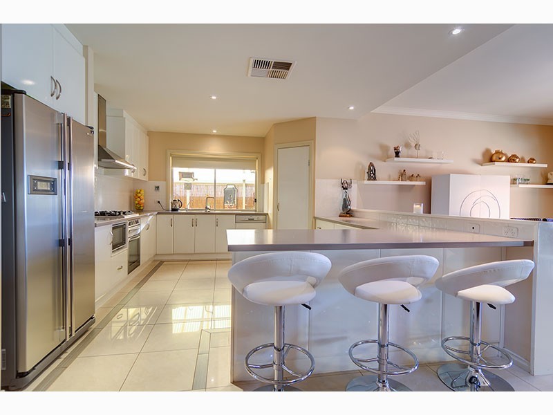 4 Hall Crescent, Old Noarlunga SA 5168