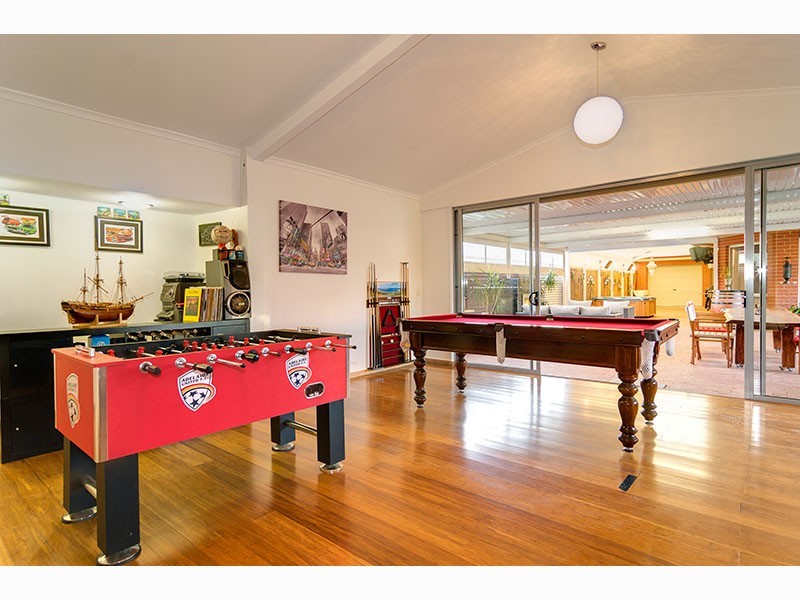 4 Hall Crescent, Old Noarlunga SA 5168