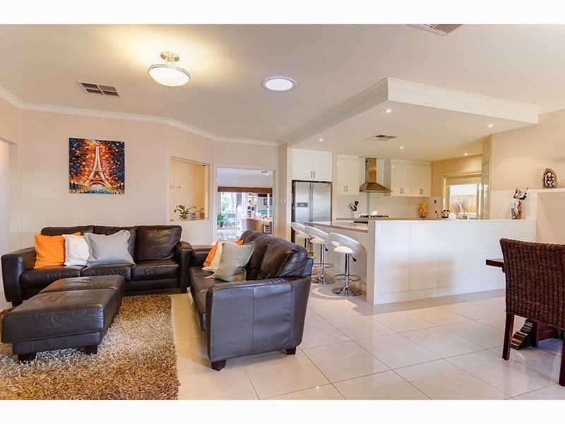 4 Hall Crescent, Old Noarlunga SA 5168