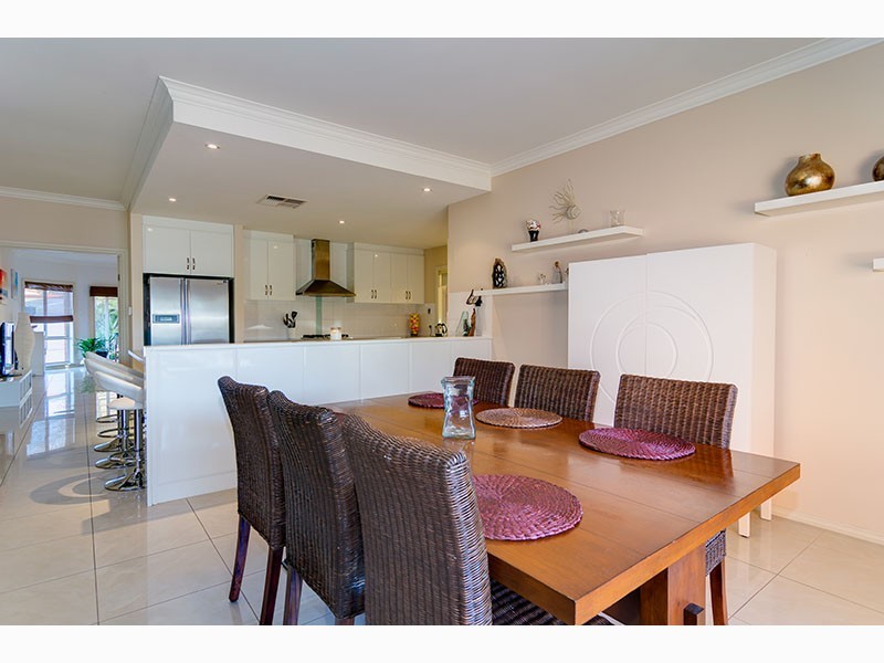 4 Hall Crescent, Old Noarlunga SA 5168