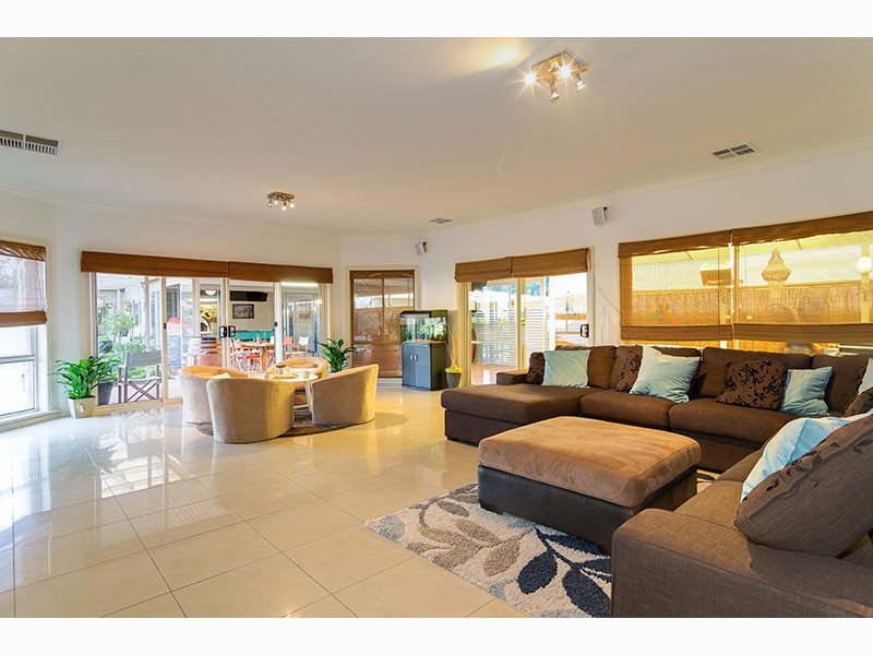 4 Hall Crescent, Old Noarlunga SA 5168