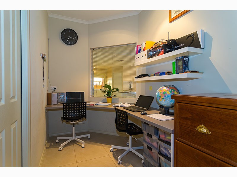 4 Hall Crescent, Old Noarlunga SA 5168