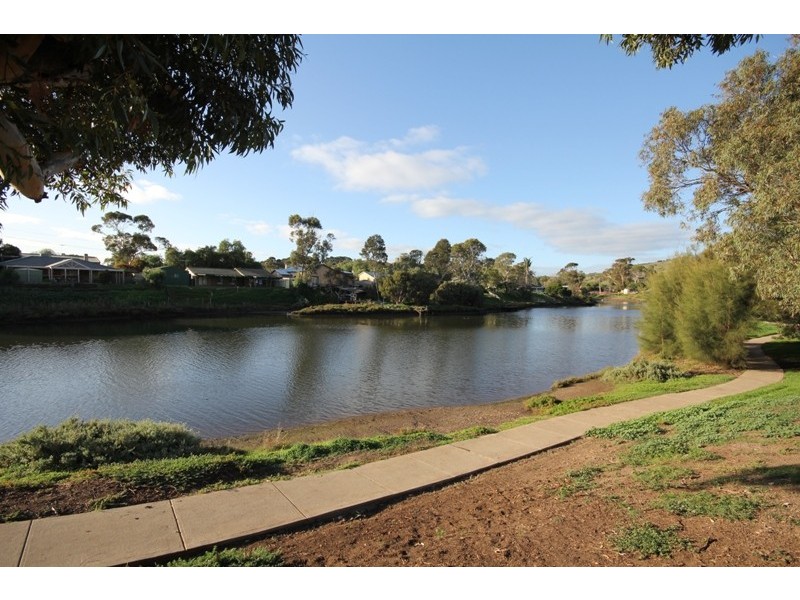 4 Hall Crescent, Old Noarlunga SA 5168