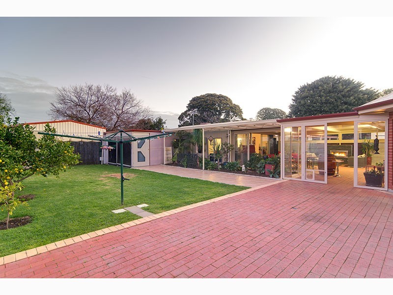 4 Hall Crescent, Old Noarlunga SA 5168
