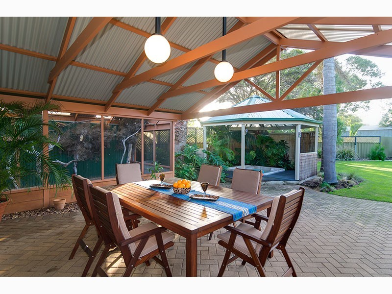 19 Paringa Parade, Old Noarlunga SA 5168