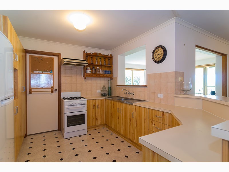 14 Abberton Street, Flagstaff Hill SA 5159