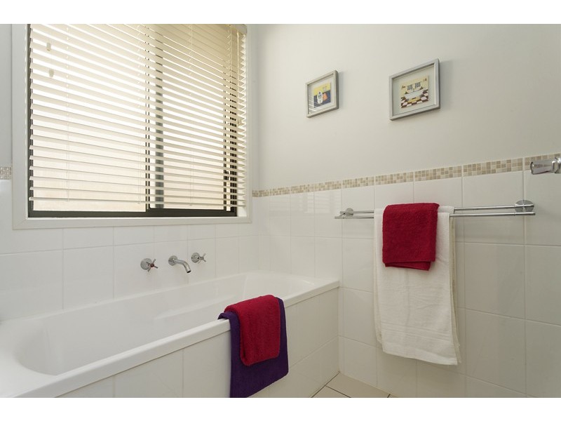 1B Horseshoe Drive, Aberfoyle Park SA 5159