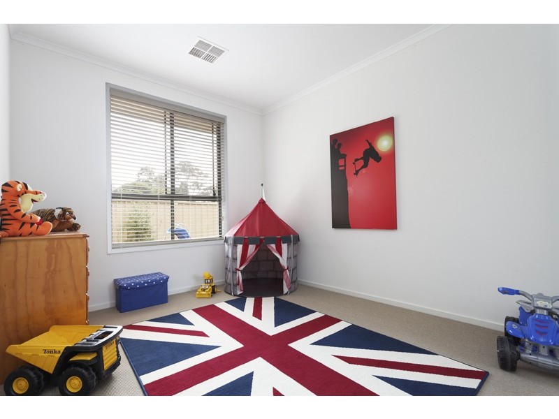 1B Horseshoe Drive, Aberfoyle Park SA 5159