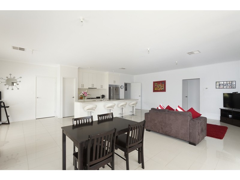 1B Horseshoe Drive, Aberfoyle Park SA 5159