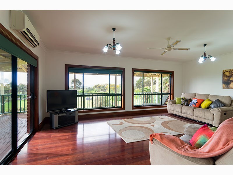 9 Clarke Court, Sellicks Beach SA 5174