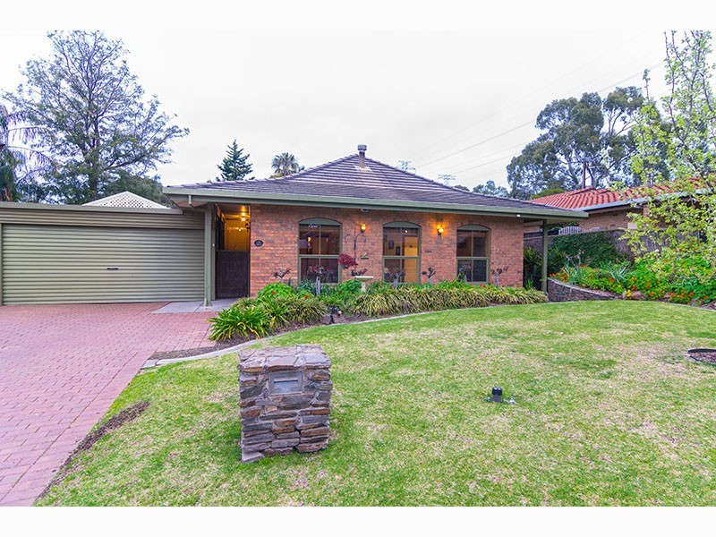 4 Dumphries Street, Flagstaff Hill SA 5159