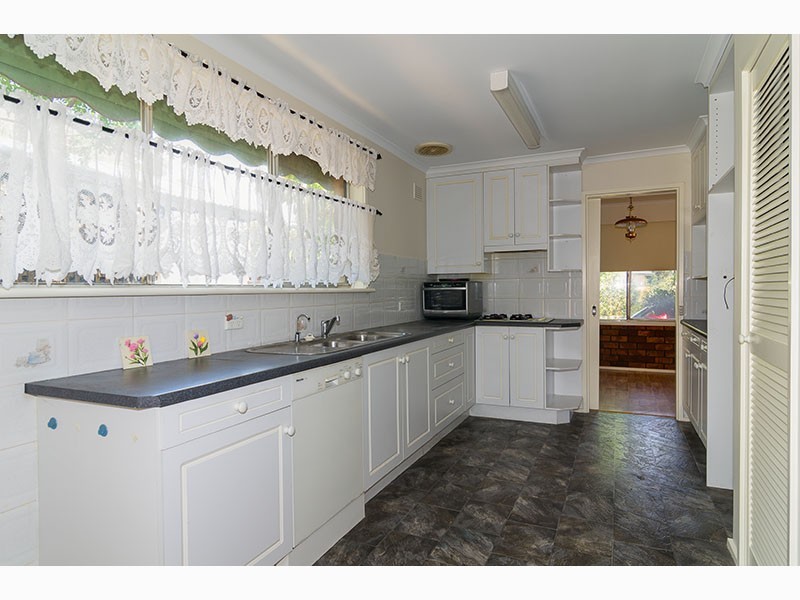 2 Alders Drive, Happy Valley SA 5159