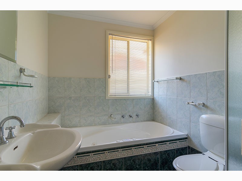 2 Alders Drive, Happy Valley SA 5159