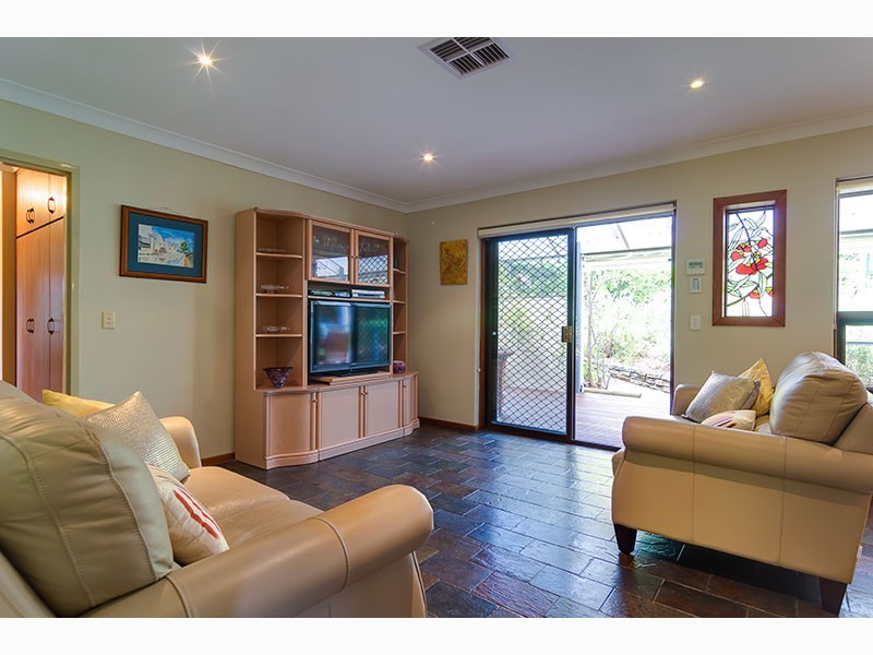 130 Broadmeadow Drive, Flagstaff Hill SA 5159