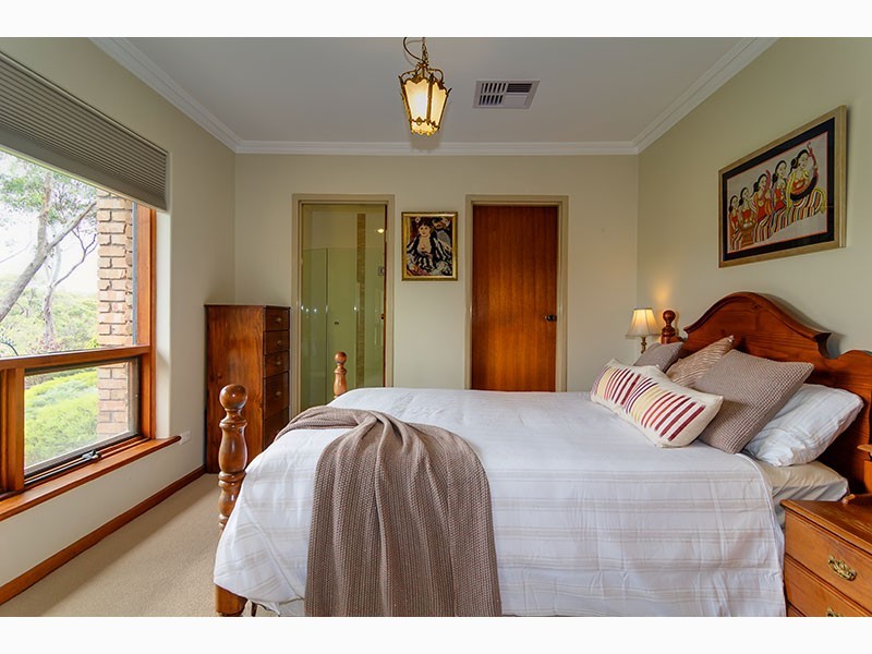 130 Broadmeadow Drive, Flagstaff Hill SA 5159