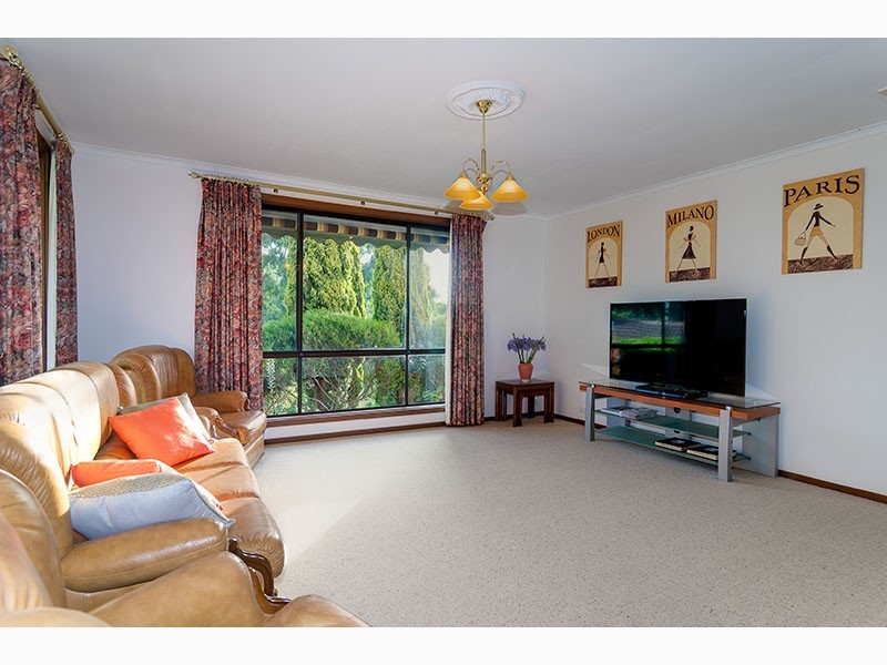 28 Glendale Avenue, Flagstaff Hill SA 5159