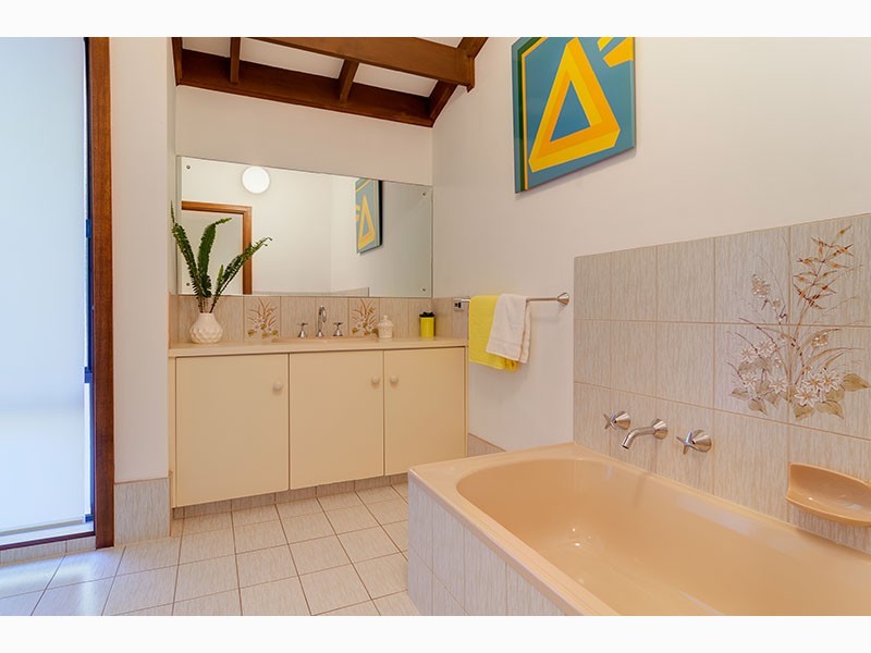 28 Glendale Avenue, Flagstaff Hill SA 5159