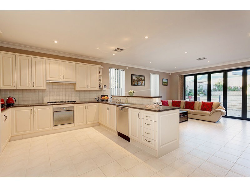 42 Coachwood Drive, Aberfoyle Park SA 5159