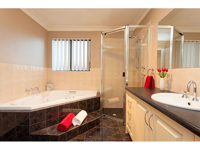 42 Coachwood Drive, Aberfoyle Park SA 5159