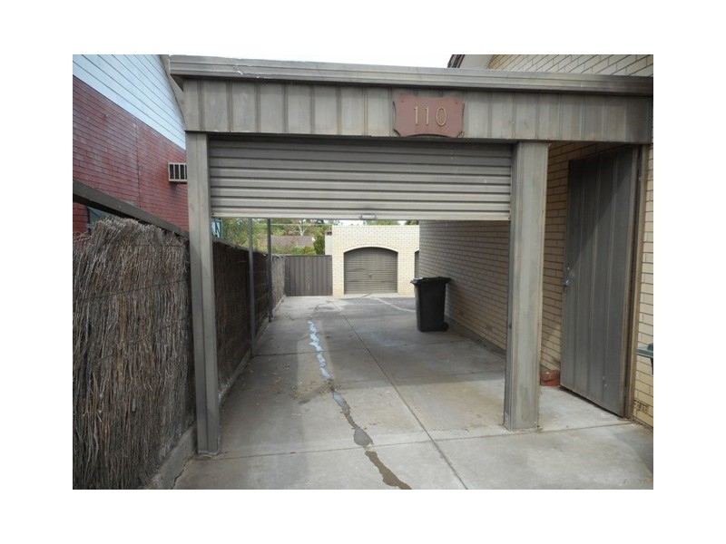 110 Black Road, Flagstaff Hill SA 5159