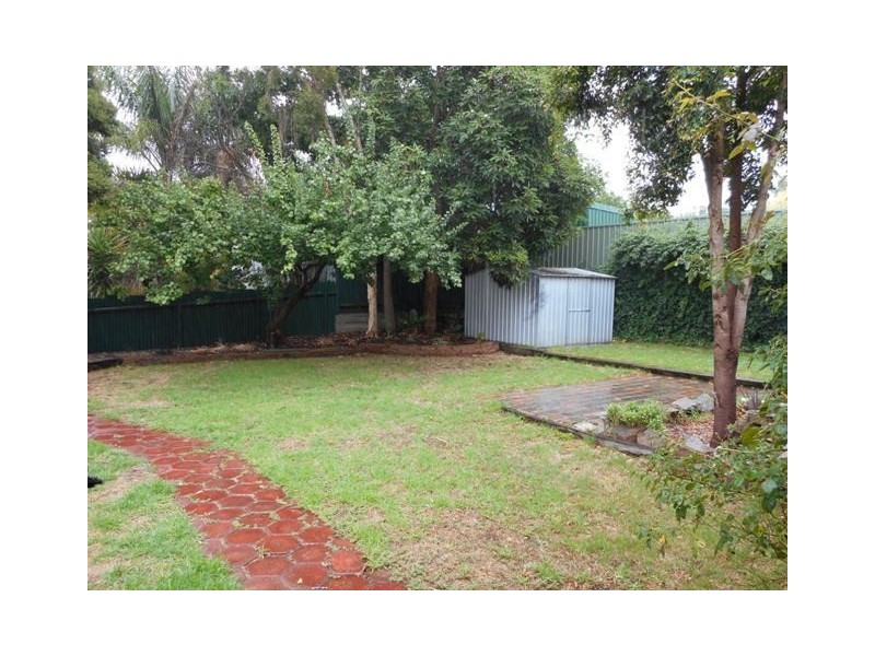 18 Lyn Street, Aberfoyle Park SA 5159