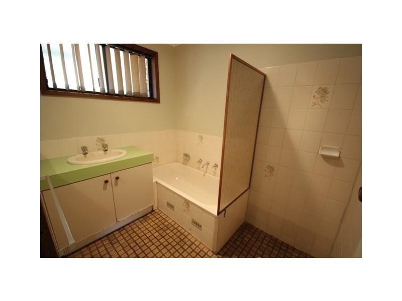 18 Lyn Street, Aberfoyle Park SA 5159
