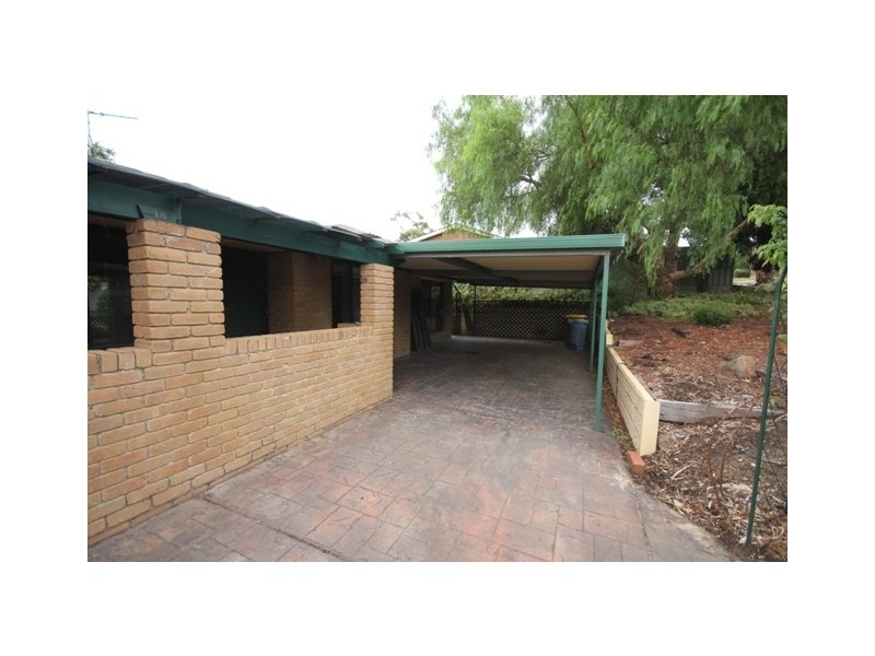 18 Lyn Street, Aberfoyle Park SA 5159