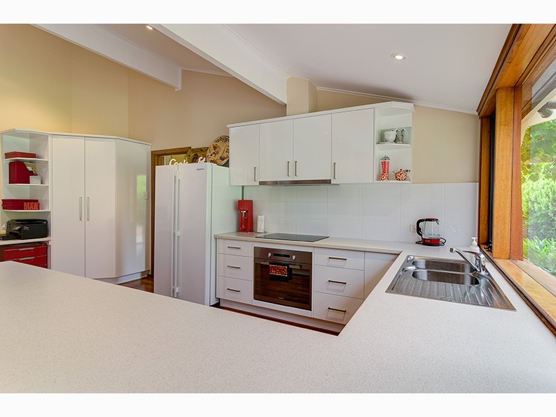 50 Horseshoe Drive, Aberfoyle Park SA 5159