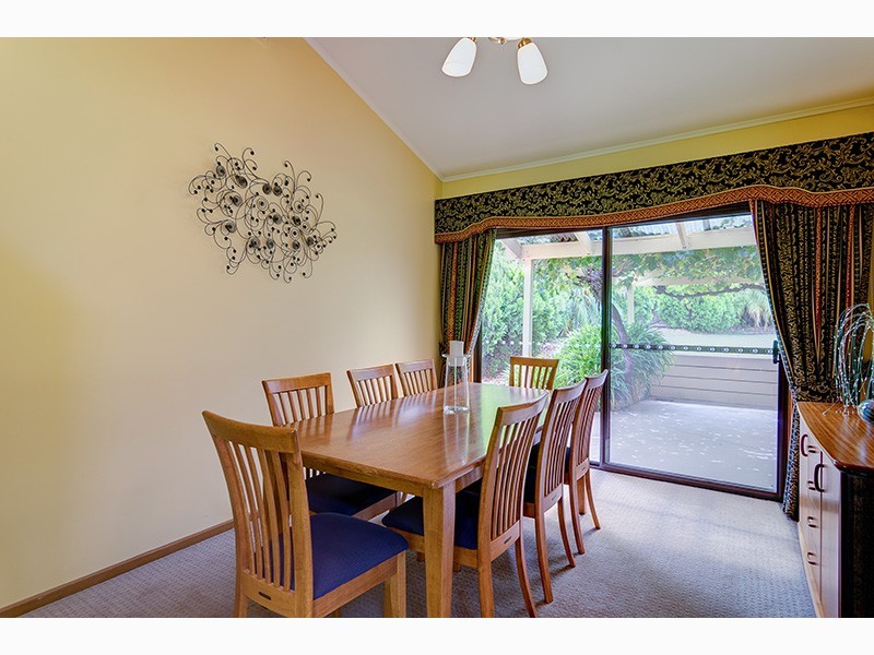50 Horseshoe Drive, Aberfoyle Park SA 5159