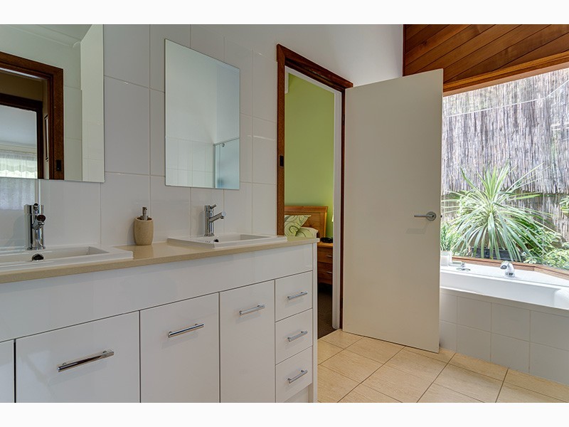 50 Horseshoe Drive, Aberfoyle Park SA 5159