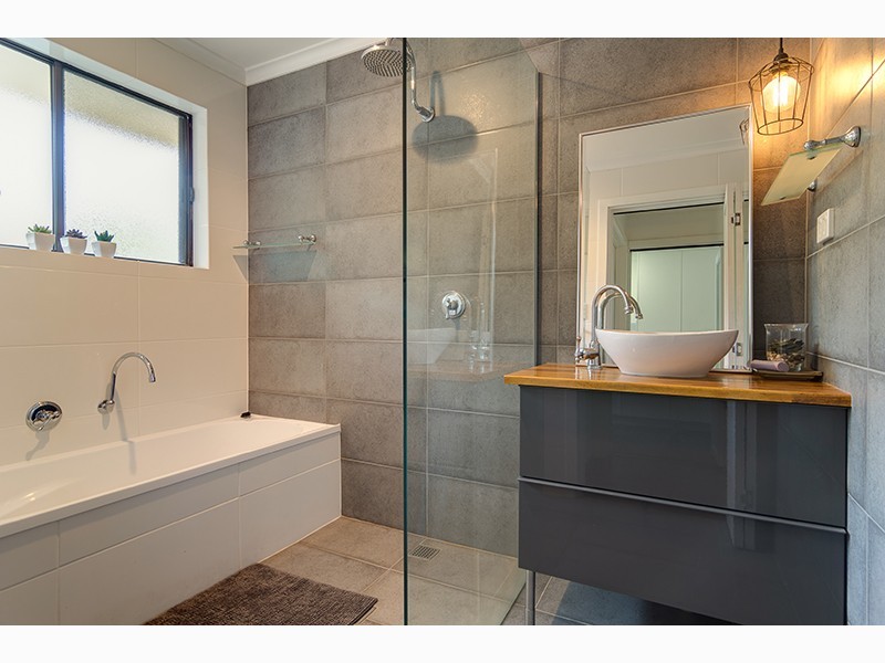 4 Ivy Street, Aberfoyle Park SA 5159