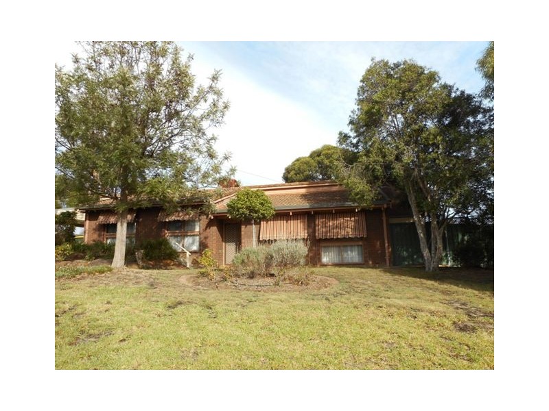 30 Lyn Street, Aberfoyle Park SA 5159