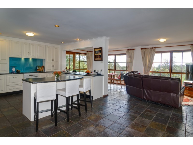 93 Oakridge Road, Chandlers Hill SA 5159