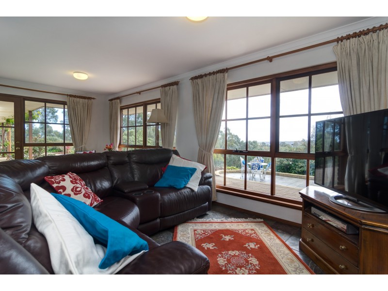 93 Oakridge Road, Chandlers Hill SA 5159