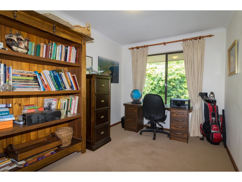 93 Oakridge Road, Chandlers Hill SA 5159