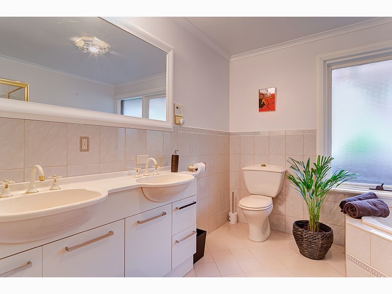 63 York Drive, Flagstaff Hill SA 5159