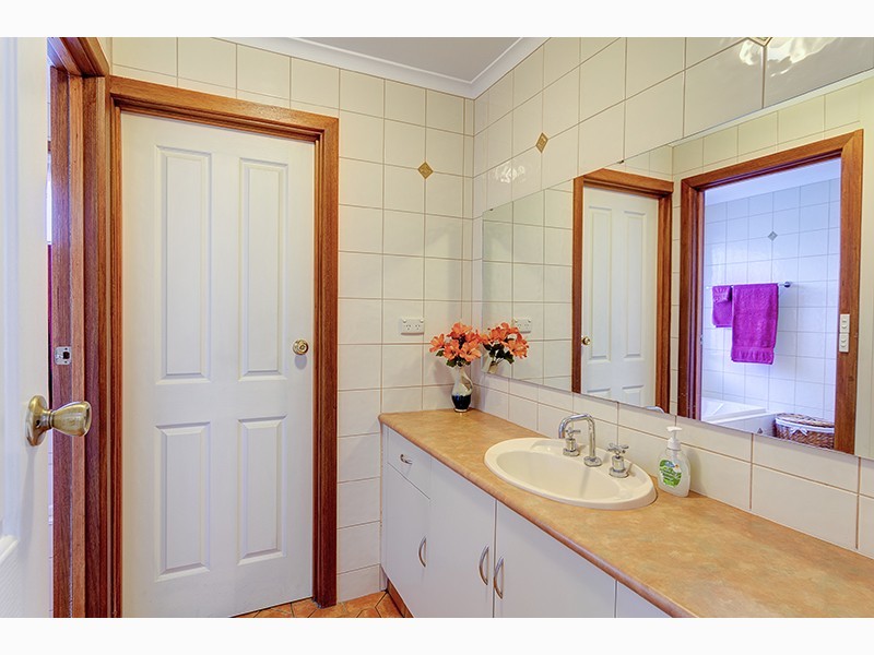 22 Sandler Grove, Aberfoyle Park SA 5159