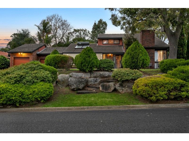 8 Starlight Crescent, Flagstaff Hill SA 5159