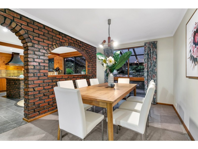 8 Starlight Crescent, Flagstaff Hill SA 5159
