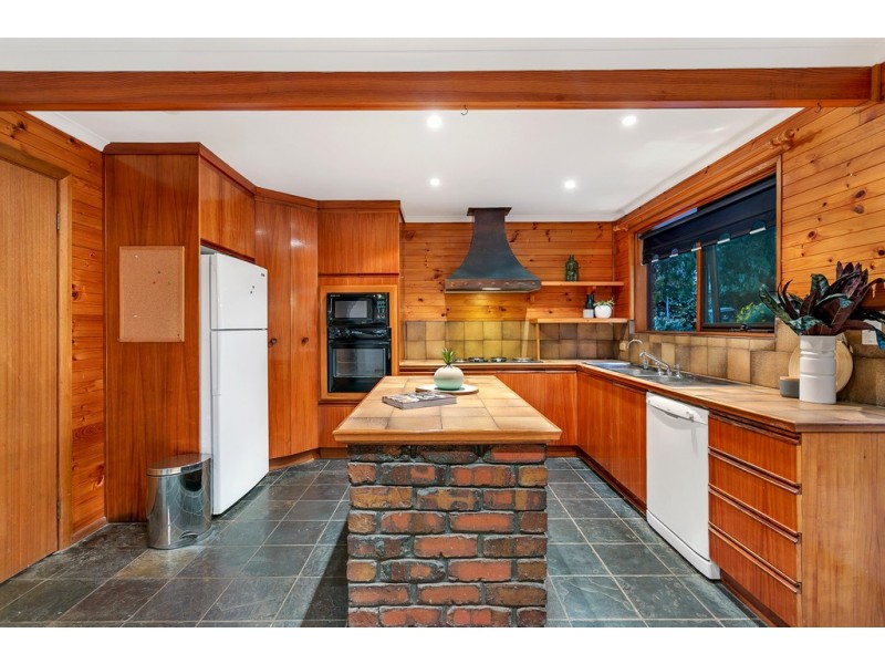 8 Starlight Crescent, Flagstaff Hill SA 5159