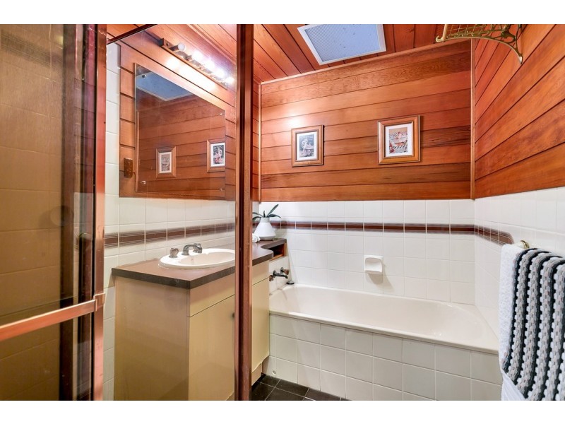 8 Starlight Crescent, Flagstaff Hill SA 5159