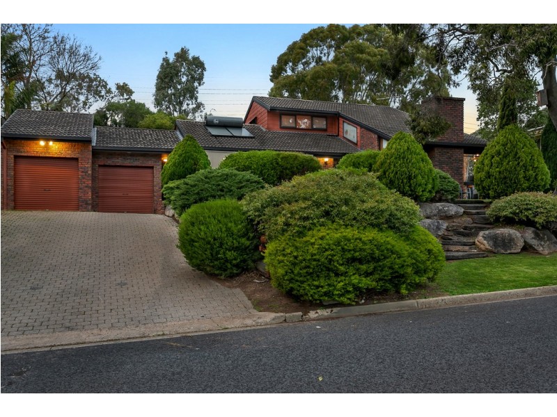 8 Starlight Crescent, Flagstaff Hill SA 5159